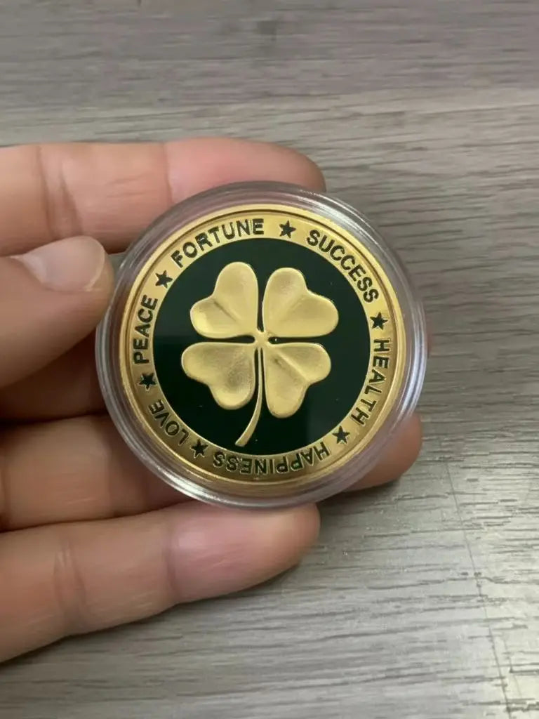 Lucky Four Leaf Clover Painted Coin 4cm Round Metal Souvenir Challenge Commemorative Coin for Home Decor